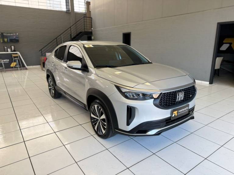 FIAT - FASTBACK - 2023/2023 - Prata - R$ 112.900,00