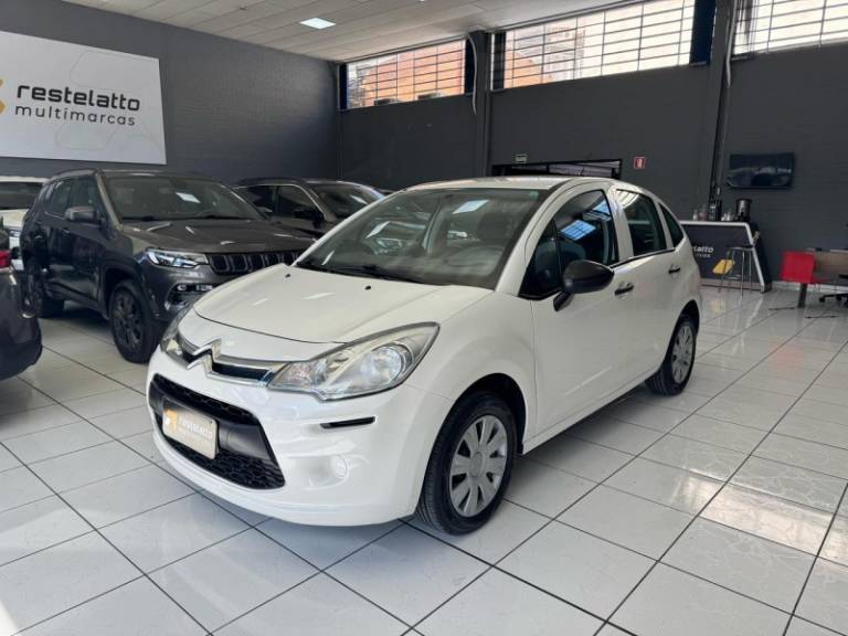 CITROËN - C3 - 2013/2014 - Branca - R$ 38.900,00
