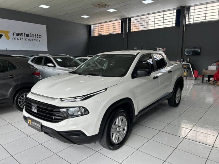 FIAT - TORO - 2021/2022 - Branca - R$ 101.900,00