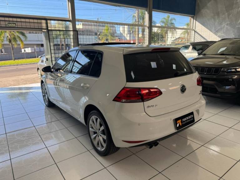 VOLKSWAGEN - GOLF - 2015/2015 - Branca - R$ 75.900,00