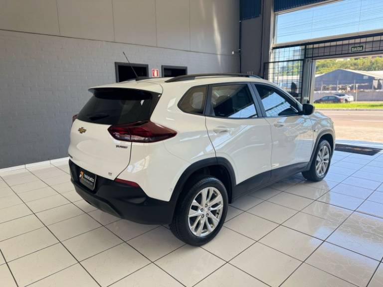 CHEVROLET - TRACKER - 2023/2024 - Branca - R$ 124.900,00