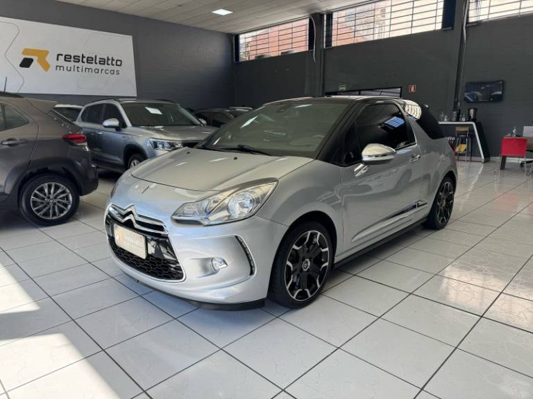 CITROËN - DS3 - 2012/2013 - Prata - R$ 60.900,00