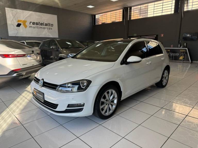VOLKSWAGEN - GOLF - 2015/2015 - Branca - R$ 75.900,00