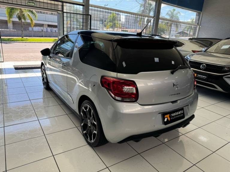CITROËN - DS3 - 2012/2013 - Prata - R$ 60.900,00