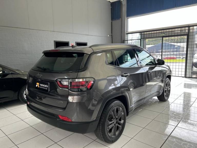 JEEP - COMPASS - 2022/2022 - Cinza - R$ 135.900,00