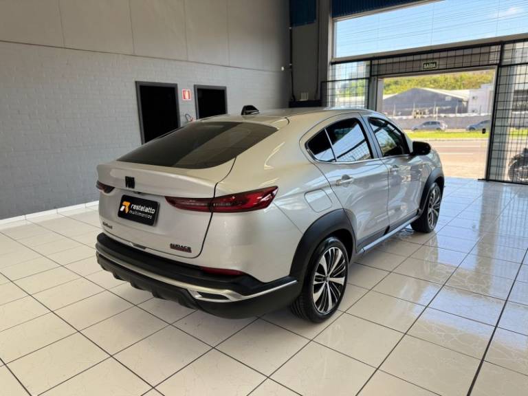 FIAT - FASTBACK - 2023/2023 - Prata - R$ 112.900,00