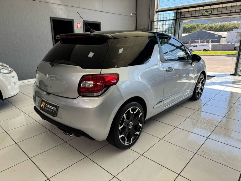 CITROËN - DS3 - 2012/2013 - Prata - R$ 60.900,00