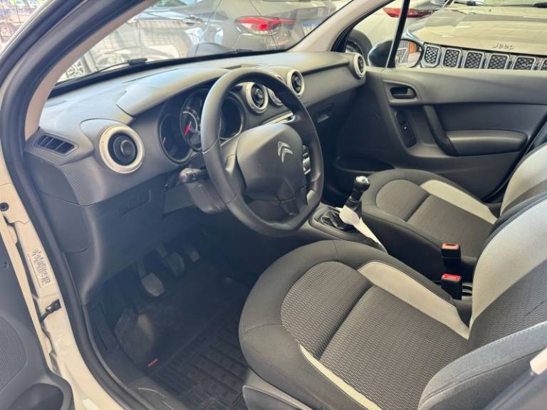 CITROËN - C3 - 2013/2014 - Branca - R$ 38.900,00