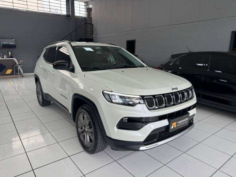 JEEP - COMPASS - 2023/2024 - Branca - R$ 159.900,00