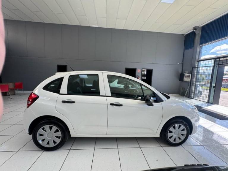 CITROËN - C3 - 2013/2014 - Branca - R$ 38.900,00