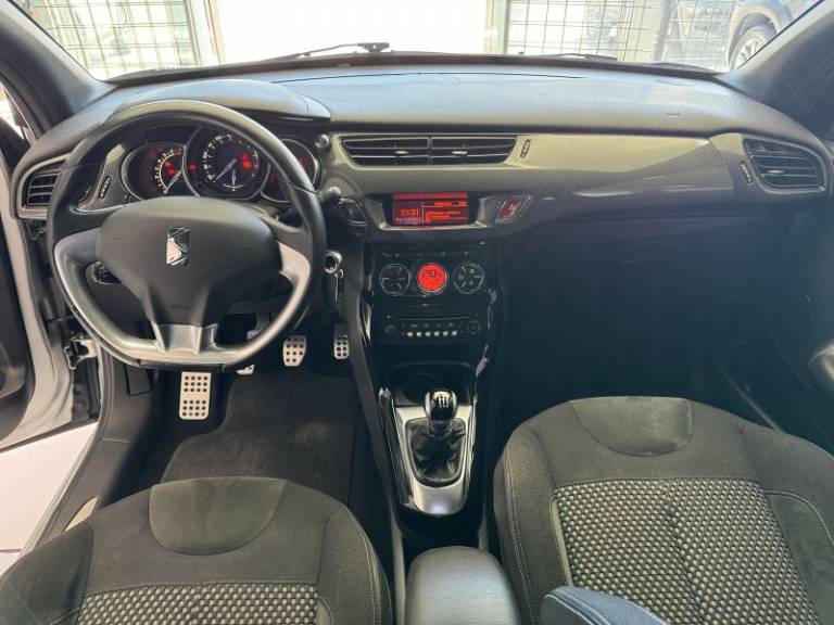 CITROËN - DS3 - 2012/2013 - Prata - R$ 60.900,00