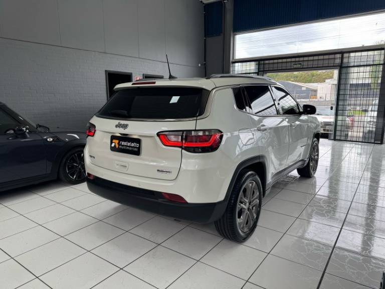 JEEP - COMPASS - 2023/2024 - Branca - R$ 159.900,00