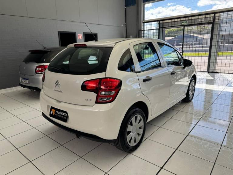CITROËN - C3 - 2013/2014 - Branca - R$ 38.900,00
