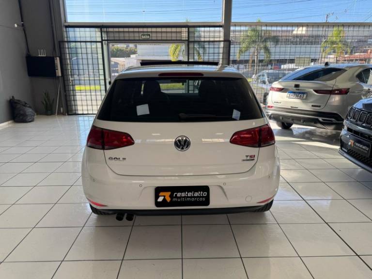 VOLKSWAGEN - GOLF - 2015/2015 - Branca - R$ 75.900,00
