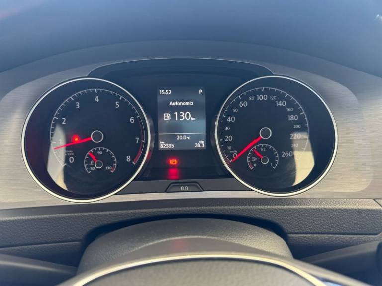 VOLKSWAGEN - GOLF - 2015/2015 - Branca - R$ 75.900,00