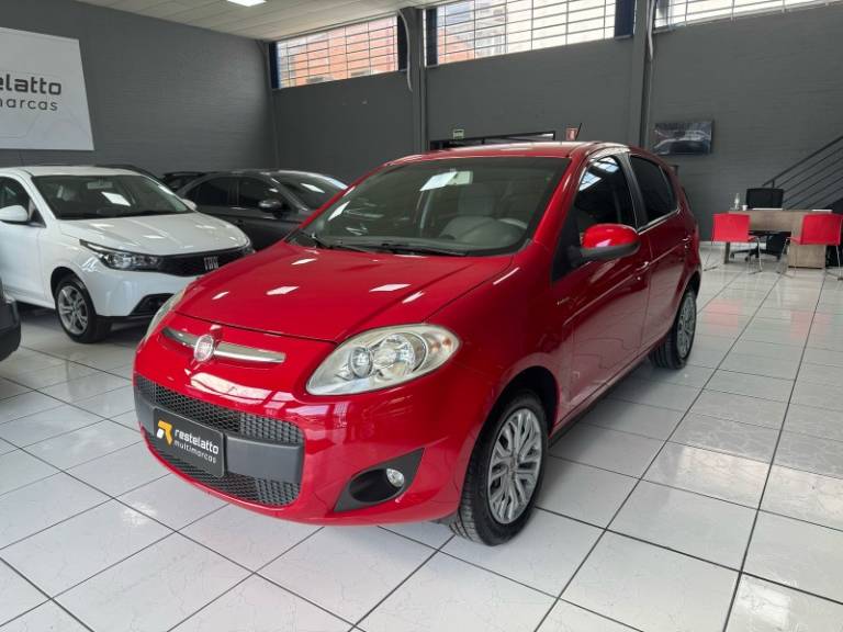 FIAT - PALIO - 2013/2014 - Vermelha - R$ 33.900,00
