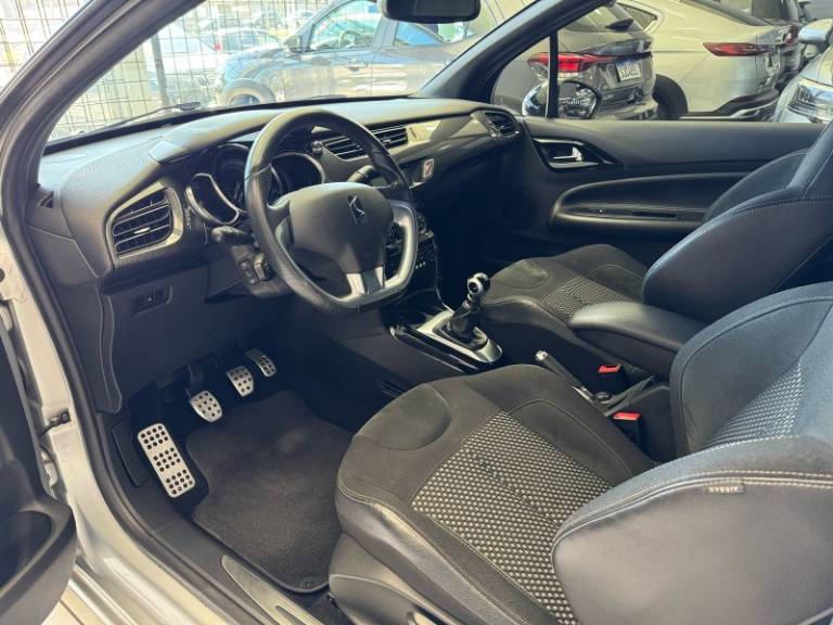 CITROËN - DS3 - 2012/2013 - Prata - R$ 60.900,00
