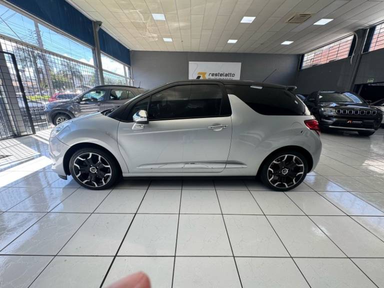 CITROËN - DS3 - 2012/2013 - Prata - R$ 60.900,00