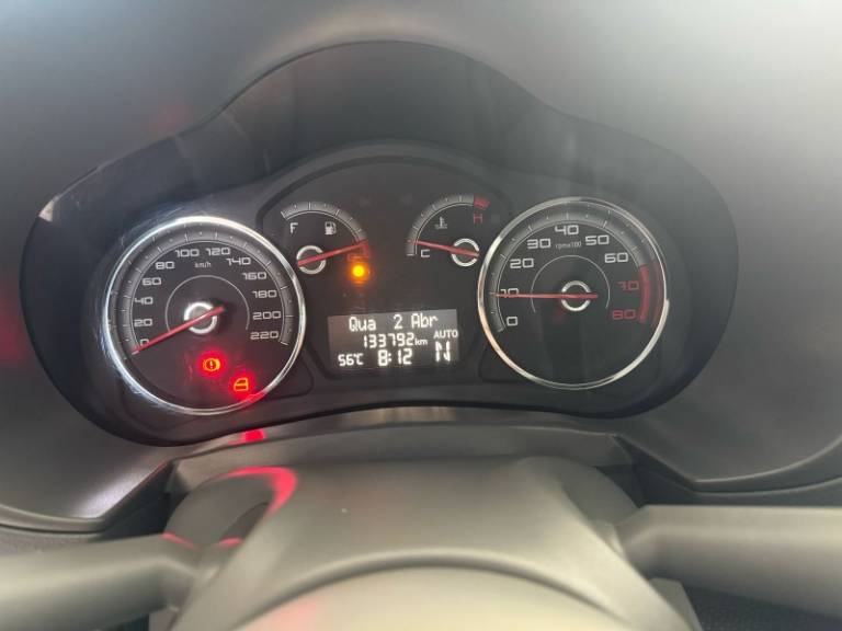FIAT - PALIO - 2013/2014 - Vermelha - R$ 33.900,00